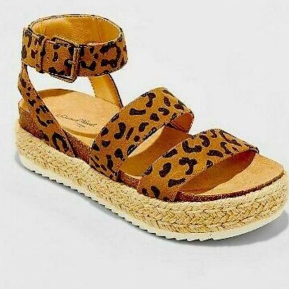 Universal Thread 8 wide animal print sandals - Picture 1 of 3